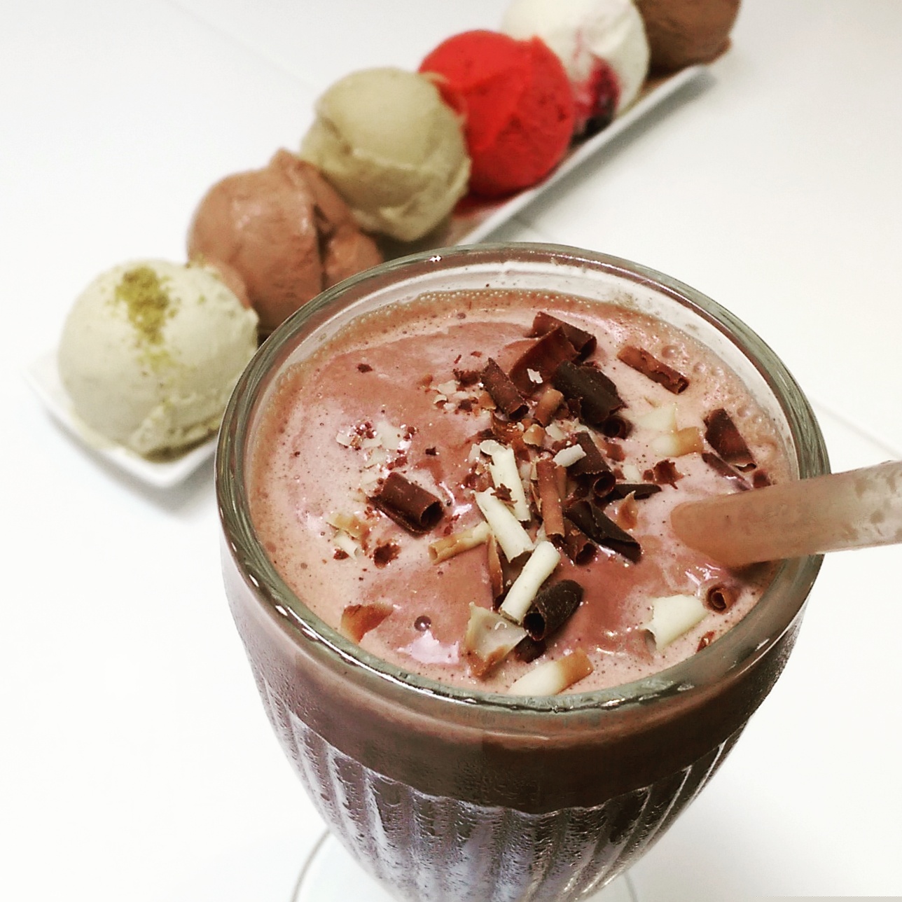 Ice Cream Ecstasy Tour in London Chocolate Milkshake and scoops of gelato and sorbet