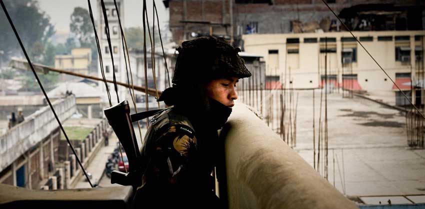 Indian solider in Kashmir - what resolution for the conflict?