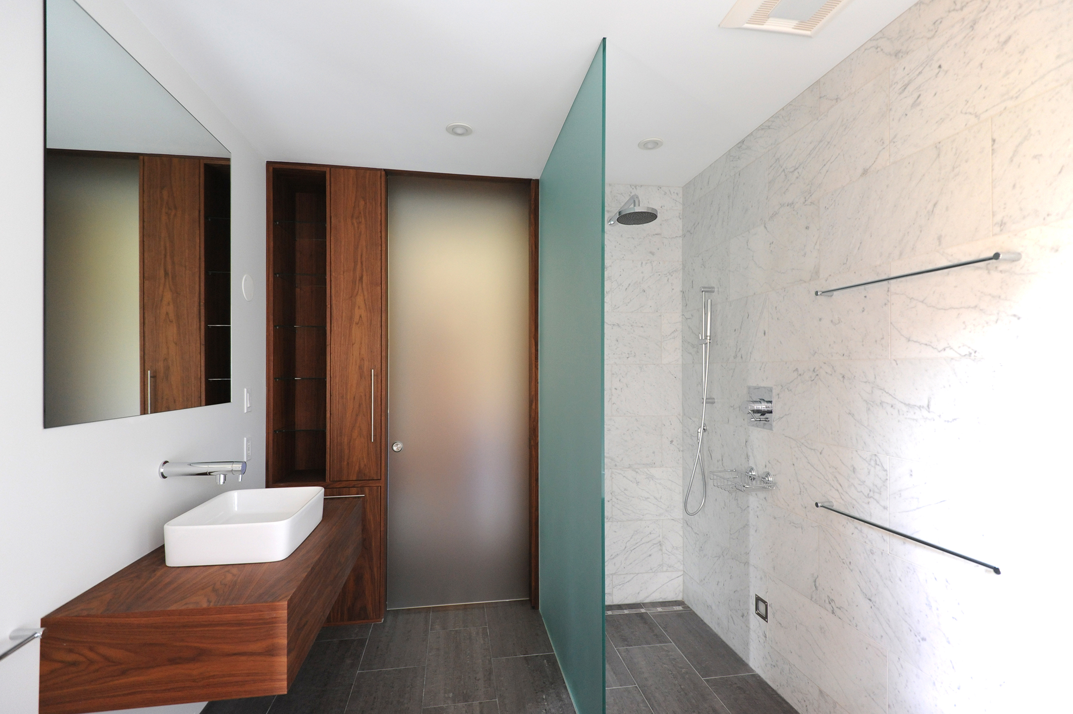 Boston Architects BUTZ + KLUG architecture Contemporary renovation Boston MA Rowes Whrf Bath