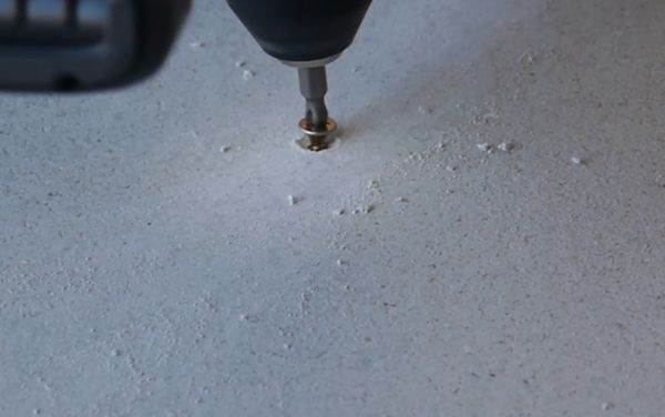 Vissage chape sèche plancher chauffant Caleodur
