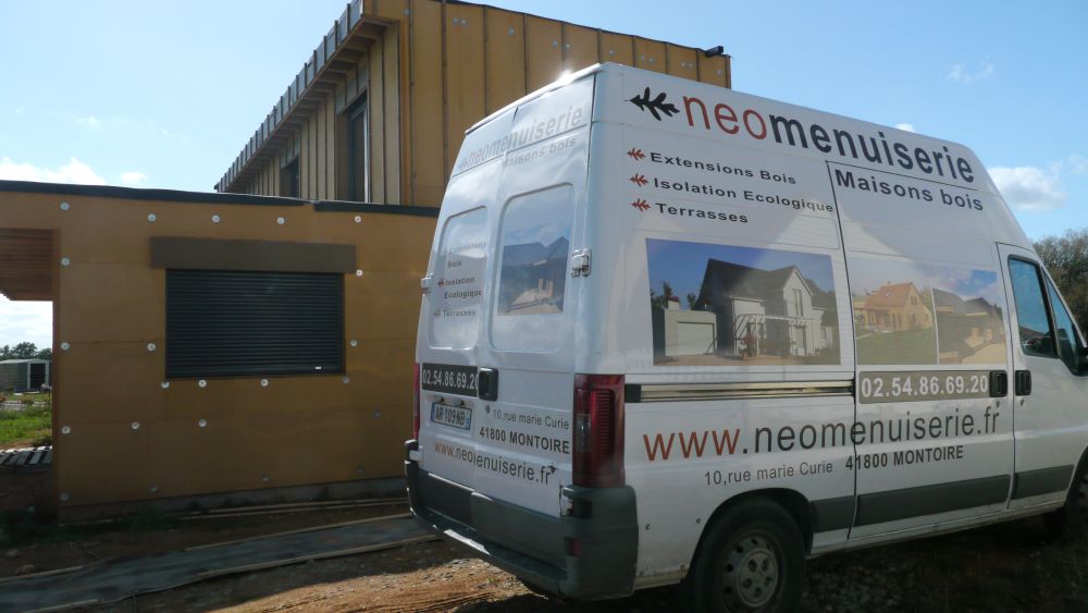 MOB témoin Néomenuiserie avec plancher chauffant Caleosol et pompe à chaleur monobloc