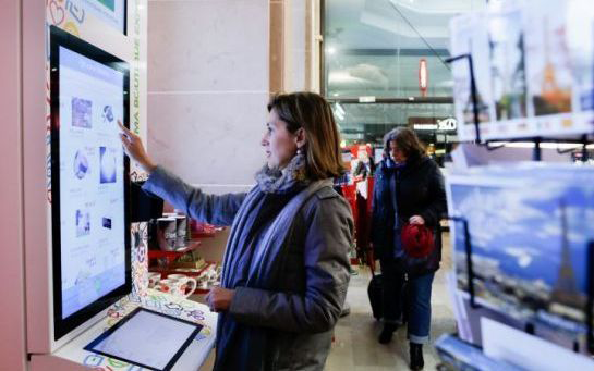 The Reason behind Retail Success – Interactive Digital Signage