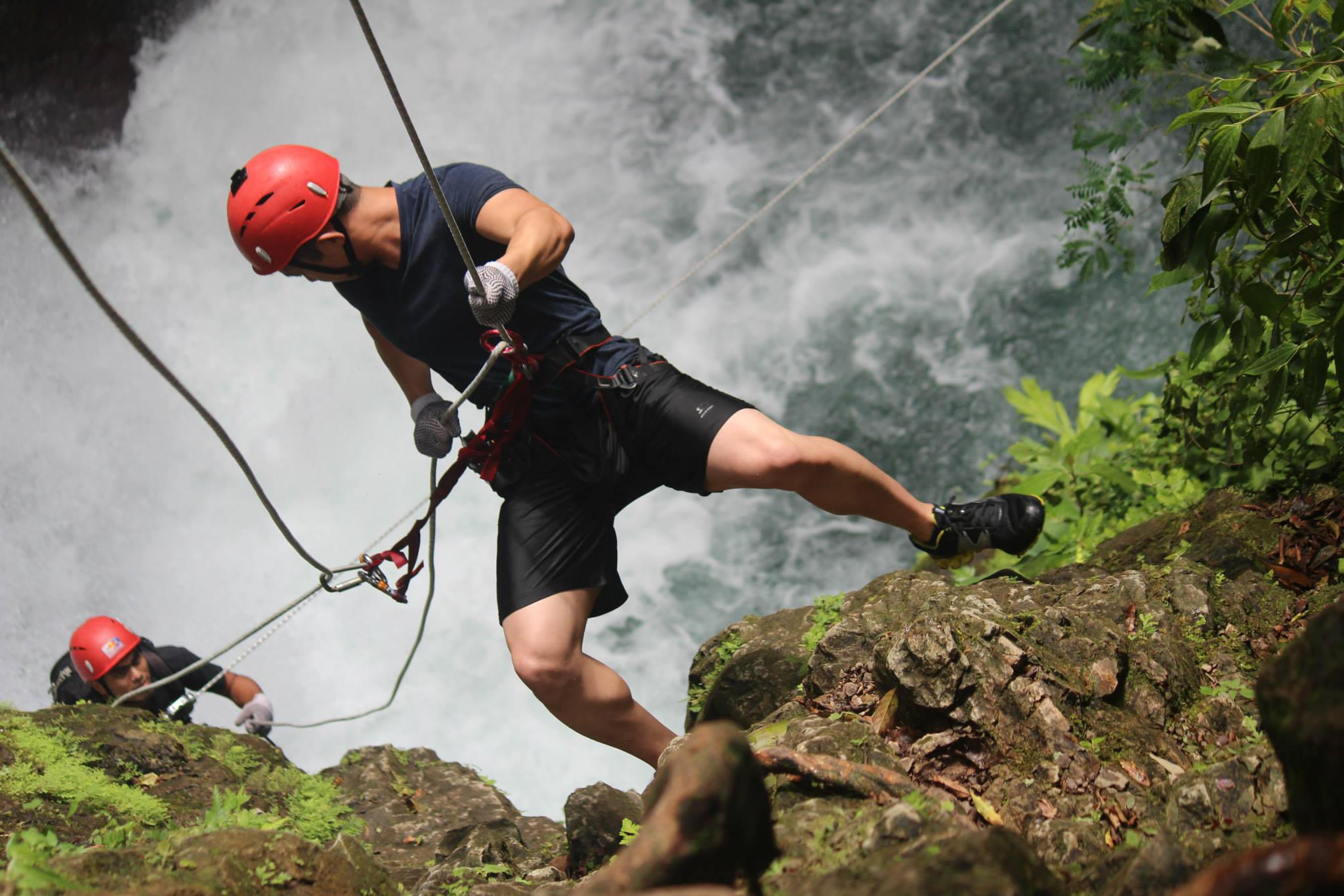 Under30experiences-rappeling-adventure