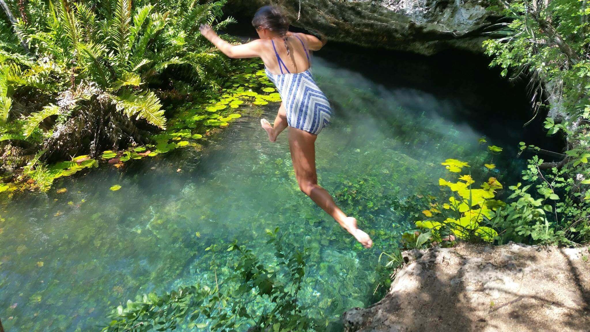 blog-jumping-into-cenotes