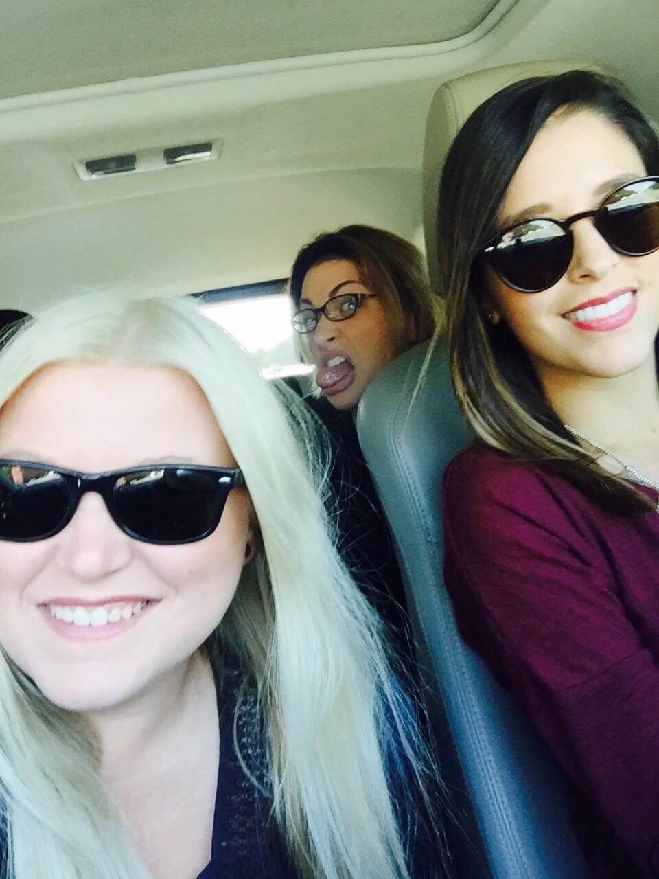 blog-top-5-adventures-before-25-road-trip-friends