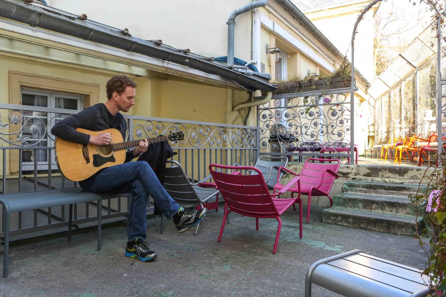 blog-article-places-stay-paris-hostel-villag