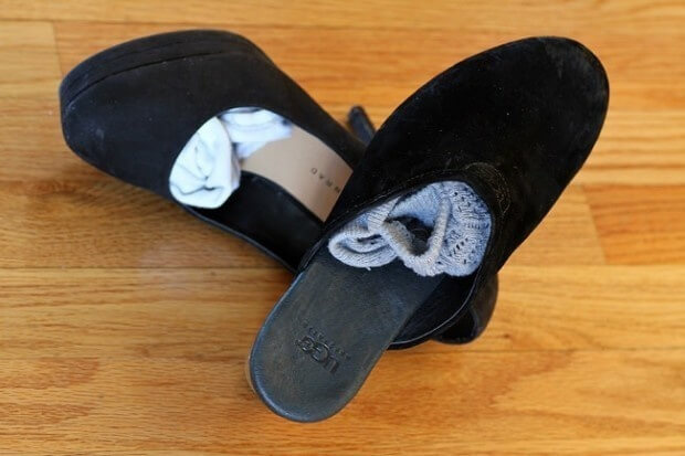 shoes-socks-packing-hacks-travel