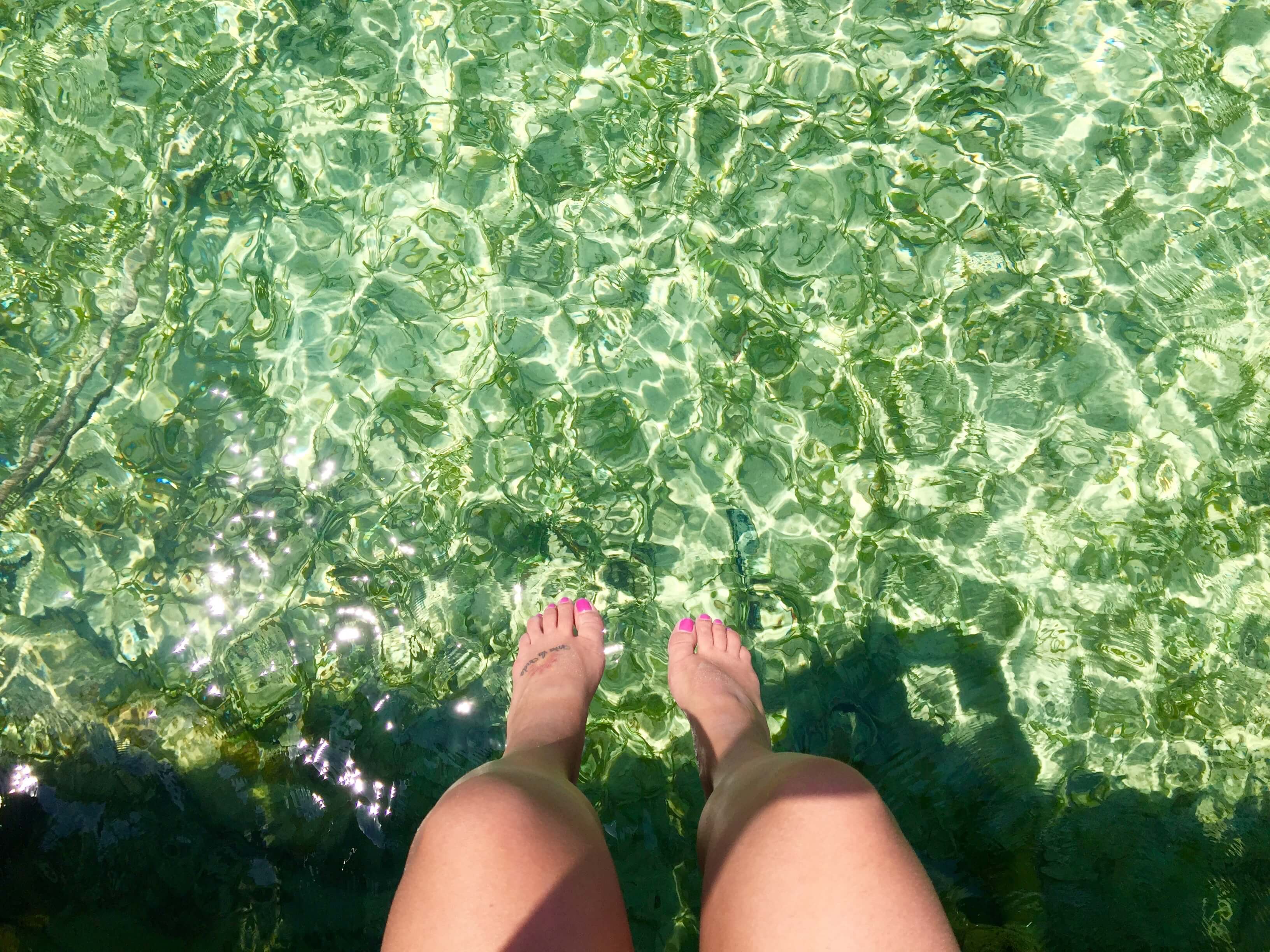 blog-you-better-belize-it-blug-water-caye-caulker