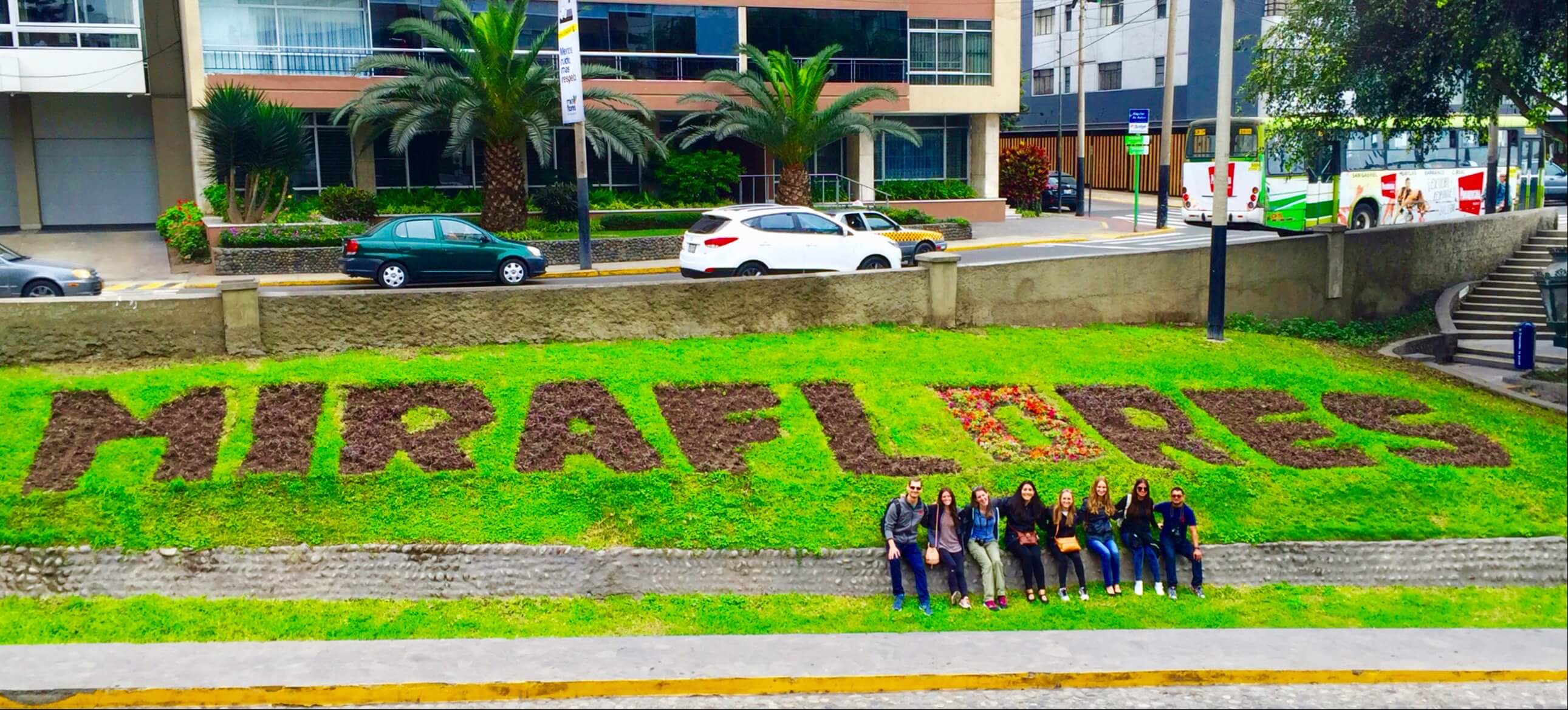 blog-spare-day-in-lima-miraflores-flower-art