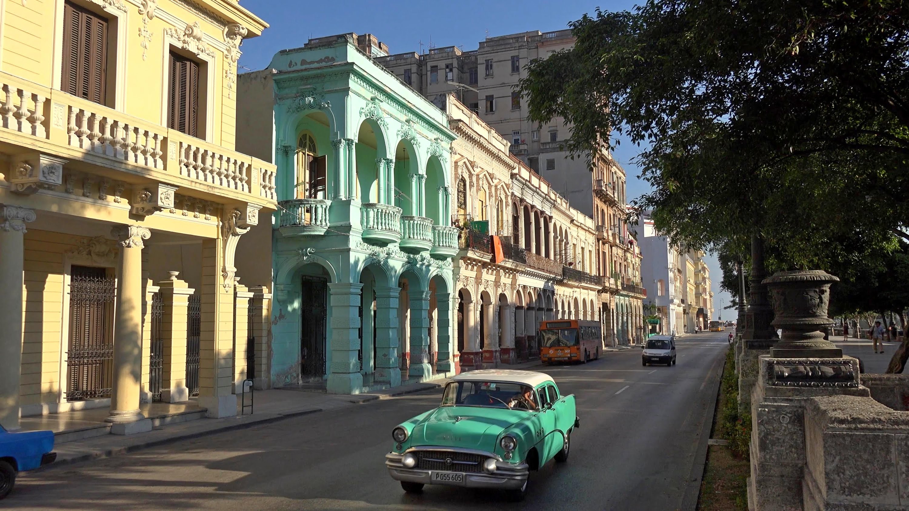 blog-countries-to-visit-2017-streets-in-cuba