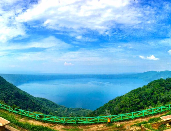 blog-Why-Nicaragua-Needs-to-Be-at-the-Top-of-Your-2017-Travel-Plans-mirador-de-catarina.jpg