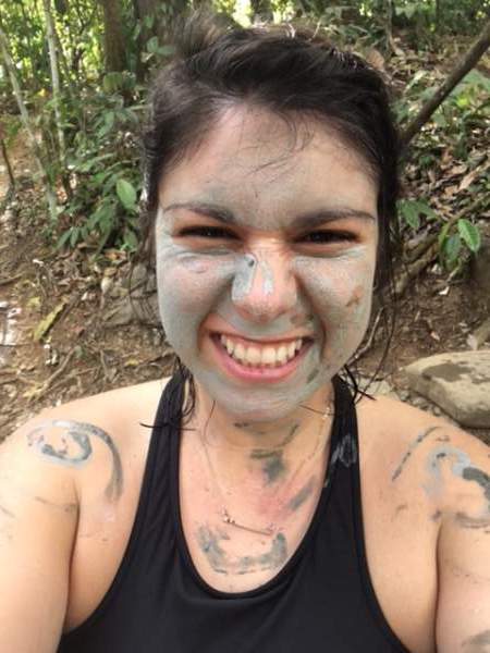 blog-The-Easiest-Wellness-Hacks-for-Traveling-blue-clay