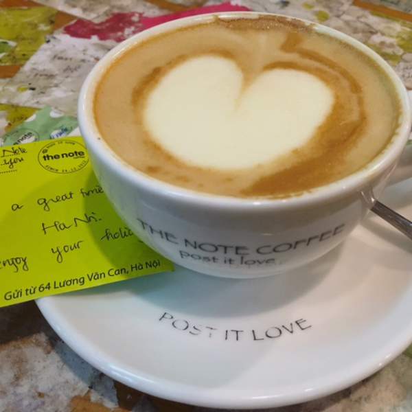 blog-The-Easiest-Wellness-Hacks-for-Traveling-cafe