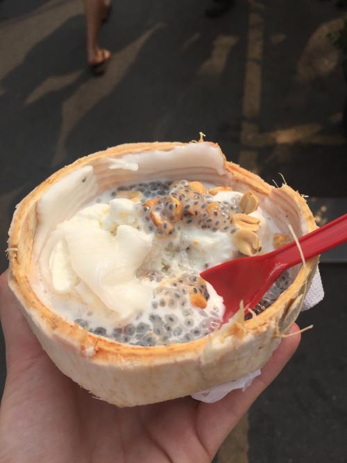 blog-The-City-of-Angels-Your-Bangkok-City-Guide-cocnut-ice-cream.jpg