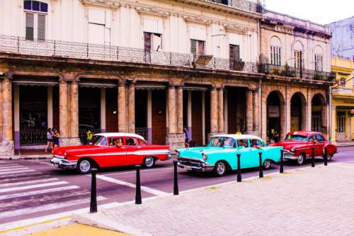 blog-Everything-You-Need-to-Know-to-Visit-Havana-Cuba-classic-cars .jpg