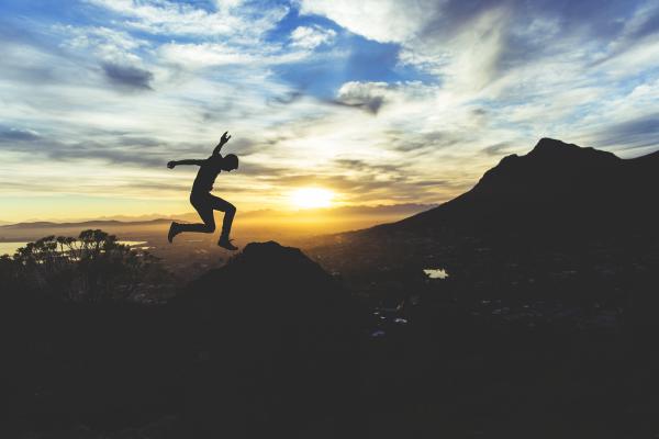 blog-Four-Life-Lessons-You-Can-Learn-From-Mountain-Climbing-celebration.jpg