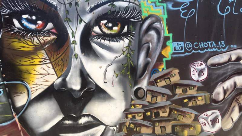 under30experiences-blog-15-dos-and-don'ts-while-traveling-in-medellin-chota-comuna-13