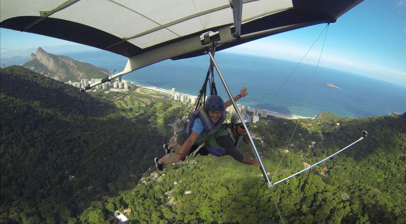 under30experiences-group-travel-blog-for-millennials-advice-from-a-solo-traveler-take-the-leap-hang-gliding