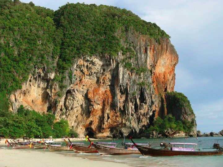under30experiences-group-travel-blog-for-millennials-the-ultimate-packing-guide-for-thailand-beach