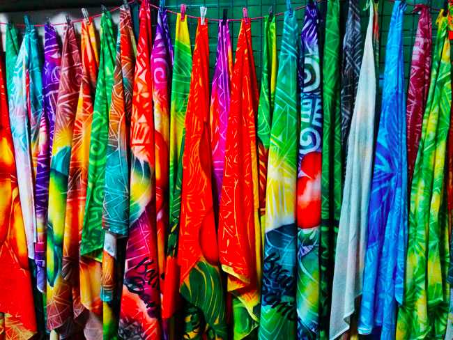under30experiences-group-travel-blog-for-millennials-the-ultimate-packing-guide-for-thailand-sarong