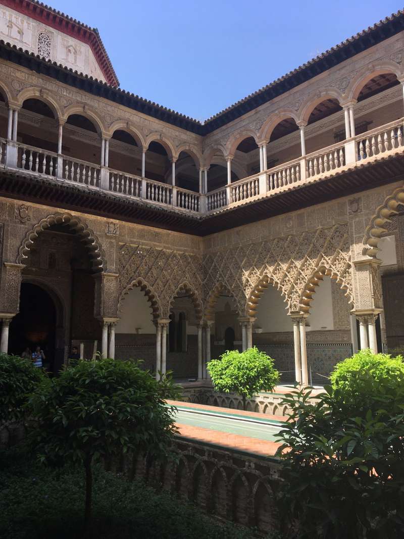 under30experiences-group-travel-blog-for-millennials-alcazar-de-sevilla