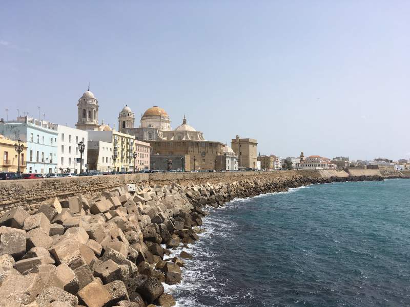 under30experiences-group-travel-blog-for-millennials-cadiz