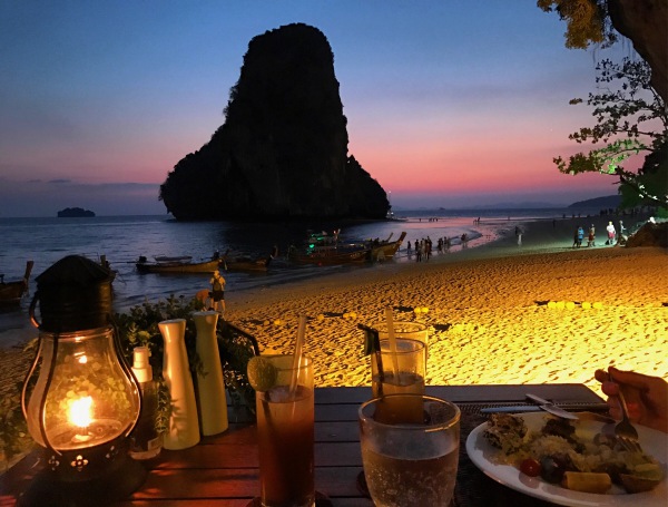 under30experiences-group-travel-blog-for-millennials-guide-to-choosing-flights-phranang