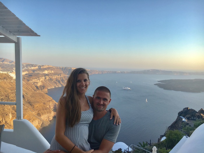 under30experiences-group-travel-blog-for-millennials-guide-to-choosing-flights-santorini