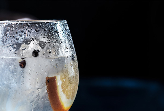 stay-hydrated-beat-jet-lag
