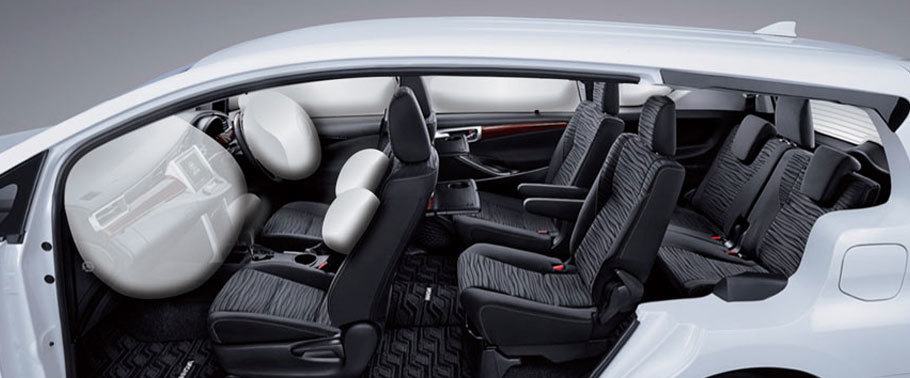 Nội thất giá xe Innova 2016