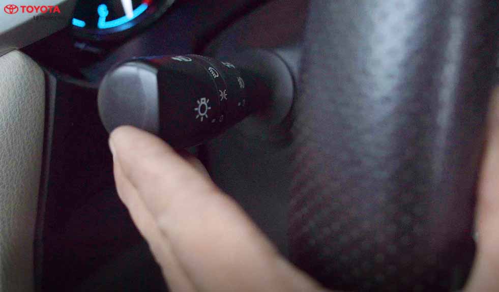 Xe corolla altis
