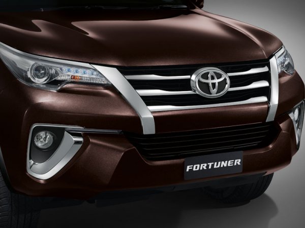 Đầu xe Fortuner V 2017