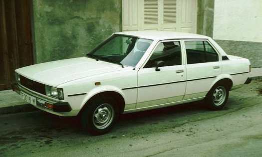 Xe Corolla Altis thế hệ thứ tư (E70; 1979-1982)
