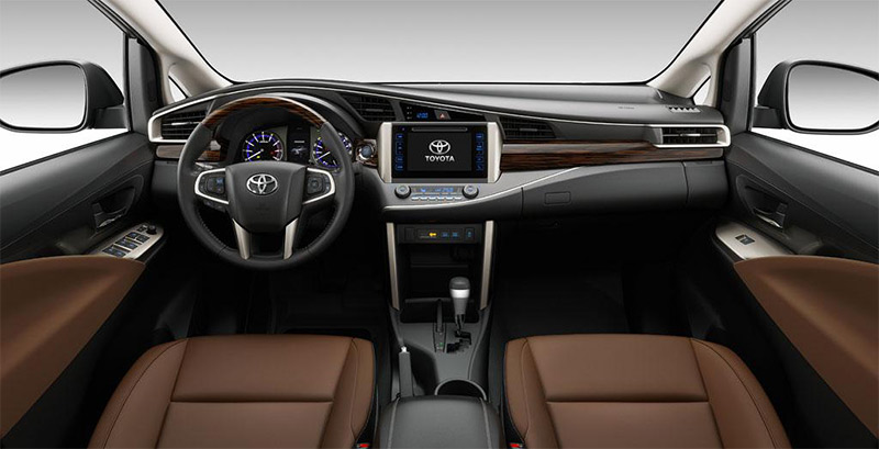 nội thất Toyota innova 2017