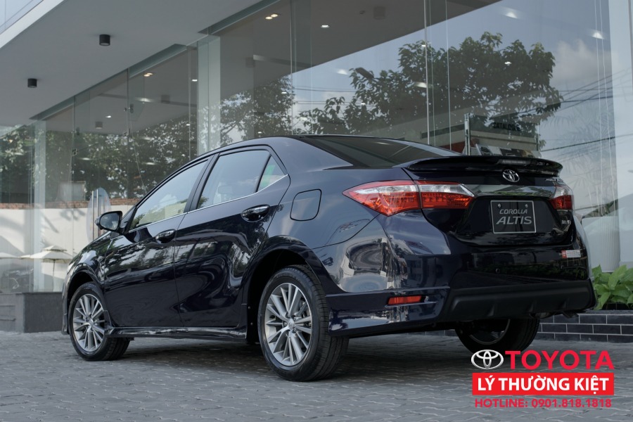 xe Corolla altis