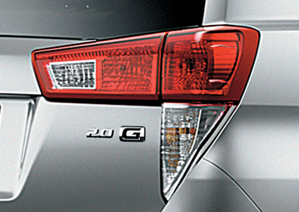 đuôi xe innova 2018 hình chữ L