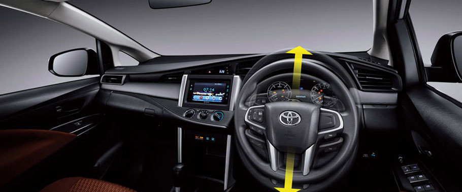 nội thất xe innova 2018
