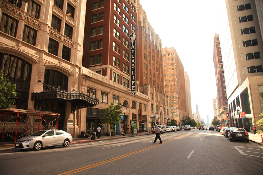 A perfect place to enjoy the historic art deco architecture of downtown Tulsa, the Deco District offers eclectic, elegant locally owned shops perfect for the holiday season. (Photo: Marc Rains)